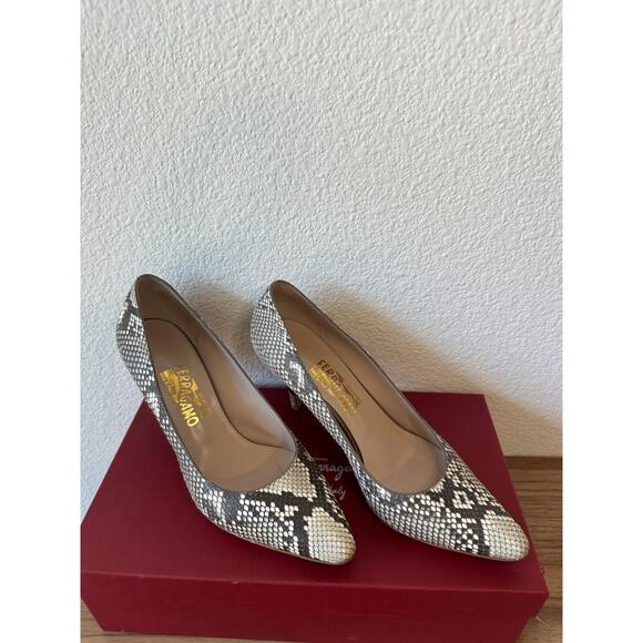 Salvatore Ferragamo Dalia 70P Python Calfskin Pumps Size 7 B Snakeskin w/ Box - Picture 2 of 4